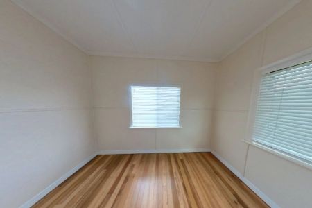 Highset Home on Large Corner Block - Photo 5