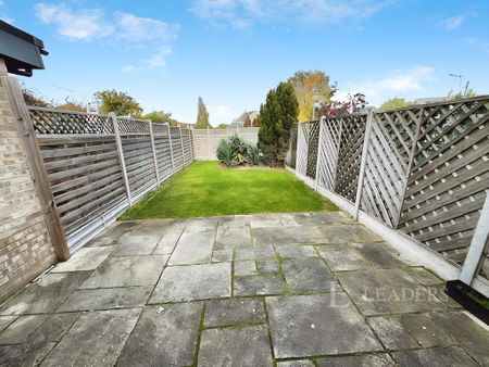3 bedroom terraced house to rent - Photo 5