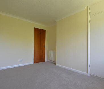 4 bedroom detached house to rent - Photo 6