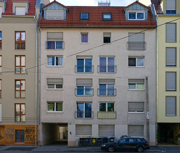 Helle und gut geschnittene Familienwohnung mit Balkon - Foto 1