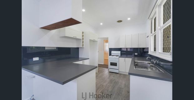 CHARMING COTTAGE LOOKING FOR A TENANT - Photo 1