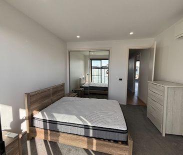 Luxury 3-Bedroom Beachside Unit in Bonbeach - Furniture incuded. - Photo 3