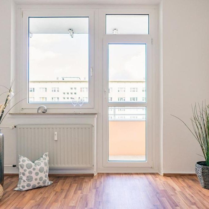 Beste Aussichten für Paare - 2-Raum-Wohnung mit Balkon - Photo 1