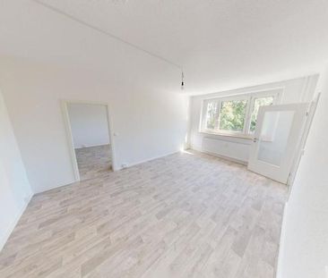 NEU sanierte 2-Raum-Wohnung in begrünter Wohnlage - Foto 1