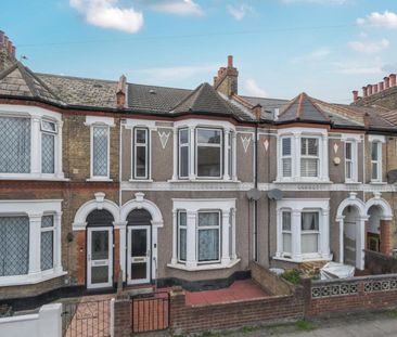 3 bedroom House To Let Total Size: 1159 SQ FT - Photo 6