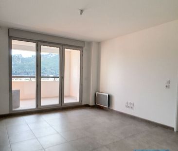 Appartement 2 pièces 41m2 MARSEILLE 11EME 785 euros - Photo 1