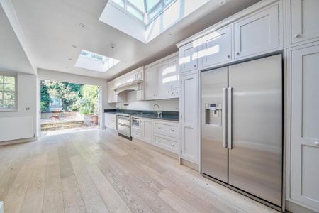 3 bedroom terraced house to rent - Photo 5