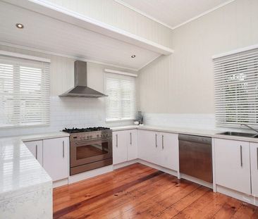 21 Salisbury Rd, Ipswich QLD 4305 - House For Rent | Domain - Photo 6