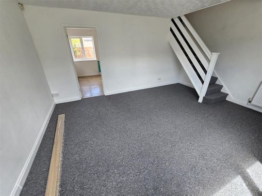 3 bedroom end of terrace house to rent - Photo 1