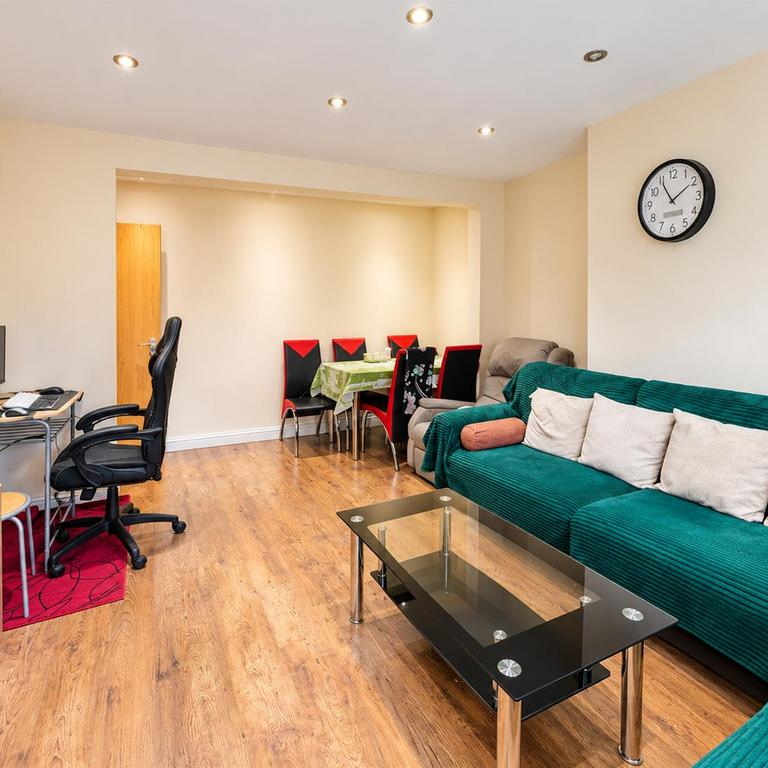 2 bedroom apartment to rent - Photo 1