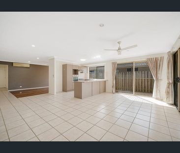 Spacious Family Living in Kallangur - Photo 2