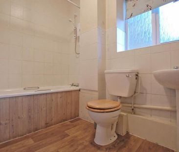 3 bedroom apartment to rent - Photo 2