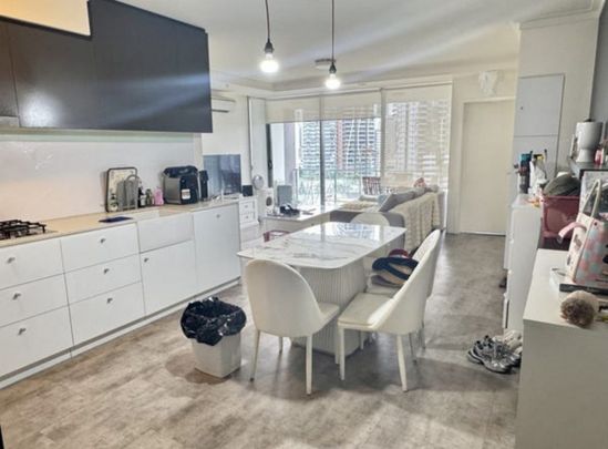 Fully Furnished Luxury Living in Great Location! - Photo 1