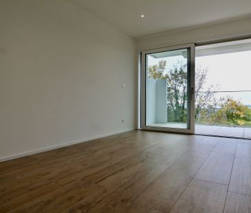 Appartement récent et lumineux de 2 pièces, avec vue et grande terr... - Photo 2