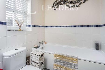 Updown Hill, Haywards Heath, RH16 - Photo 2