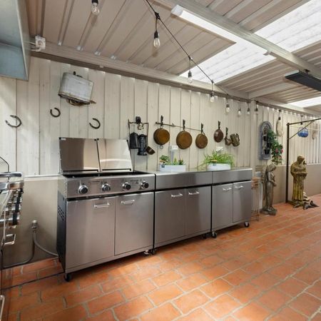 Family Home in Tranquil Suburb - Photo 5