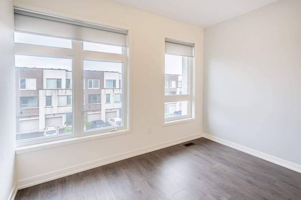 For Lease - 219 Huguenot Road, Oakville, Ontario - Photo 1