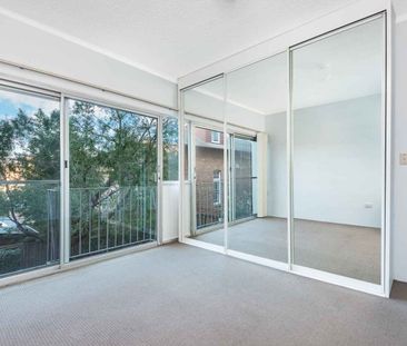 2/42 Ben Boyd Road Neutral Bay - Photo 2