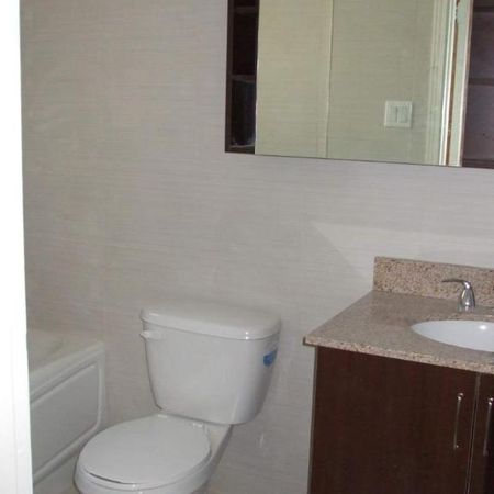 🌟**CONDO SPACIEUX, LUMINEUX ET ENSOLEILLÉ – 2 CHAMBRES FERMÉES - Photo 4