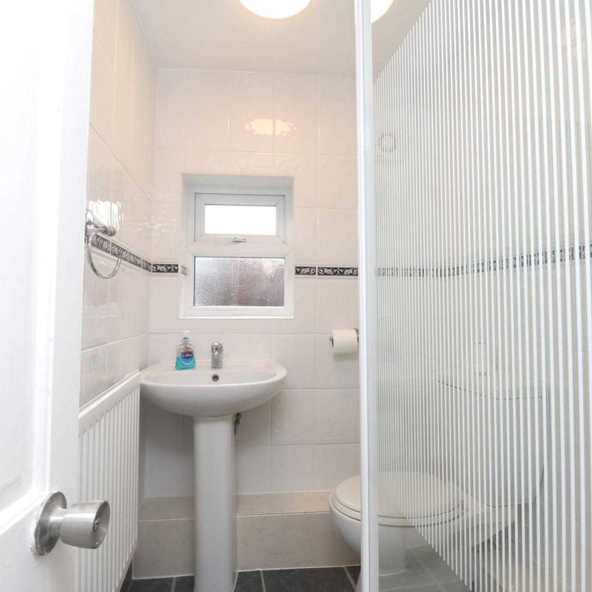 Price £1,250 pcm - Available Now - Unfurnished - Photo 1