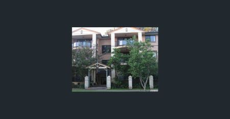 Bright & Super Convenient 2-Bedroom Unit for Rent - Photo 4