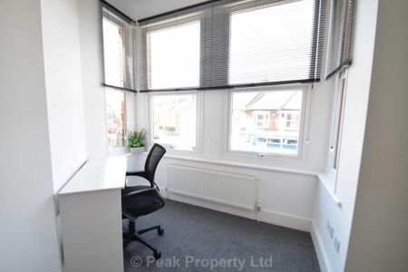 1 bedroom in a house share to rent - Photo 3