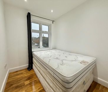 5 bedroom semi-detached house to rent - Photo 4