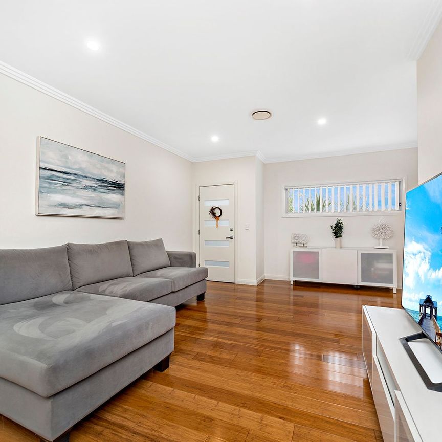 Contemporary Townhouse With Loads Of Space - Photo 1