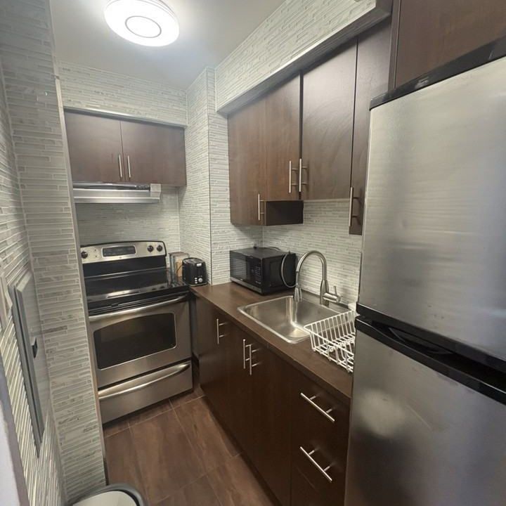 2175 Rue Crescent apartment — Montréal, QC (1-Bedroom) - 1 Bedroom - Photo 1