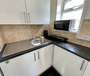Wallisdown Road, Poole, Dorset, BH12 - Photo 6