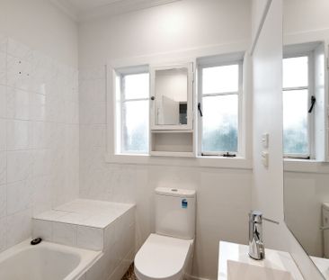 24 Burt Cresent, Hampton East VIC 3188 - House For Rent | Domain - Photo 4