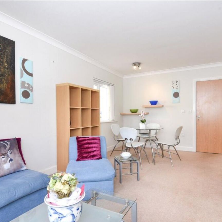 2 bed Apartment - To Let - Photo 1