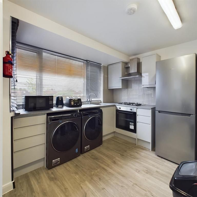 House share to rent - Photo 1