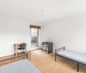 St. Mary Le Park Court, Parkgate Road, SW11 - Photo 1