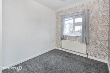 3 bedroom semi-detached house to rent - Photo 2