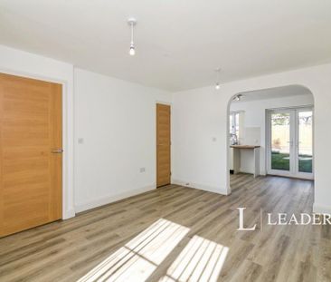 2 bedroom semi-detached house to rent - Photo 2