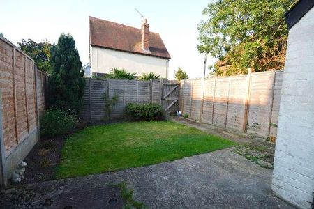 Coggeshall Road, Braintree, CM7 - Photo 2