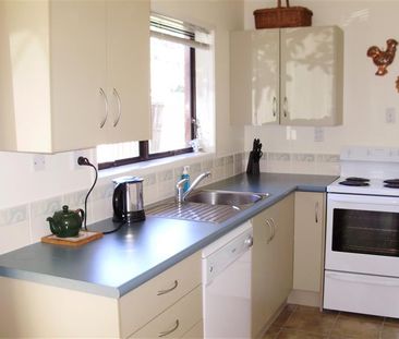 One Street Back from The Beach - Papamoa - Photo 2