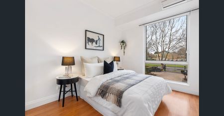 Chic Urban Sanctuary in a Prime Location - Photo 4