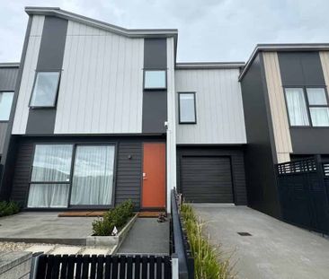 Modern, Light-Filled Family Home in Prime Long Bay Location - Photo 4