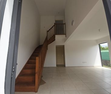 Location Maison 4 pièces 71m² ST ANDRE 97440 - Photo 2