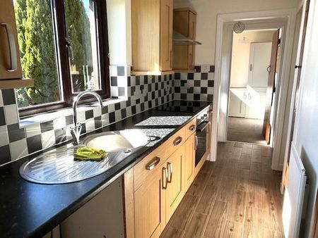 2 bedroom semi-detached house to rent - Photo 3