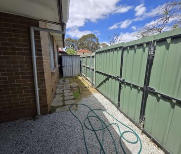 CLAYTON CENTRAL- 2-Bedroom BV Unit – Convenient Location - Photo 2