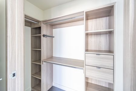 For Lease - 95 Mcmahon Drive Unit# 2715, Toronto, Ontario - Photo 2
