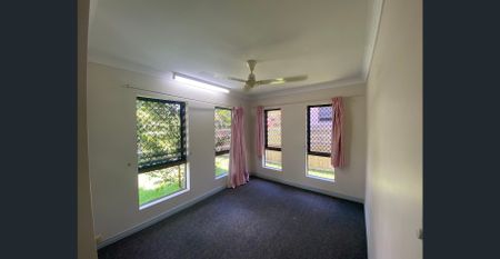 GOOD FAMILY HOME ON A GREAT BLOCK - Photo 3