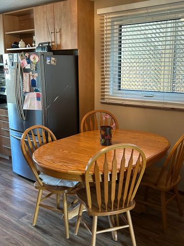 City Park - FURNISHED 2 Bedroom Upper - 1108 33rd St E - Photo 4