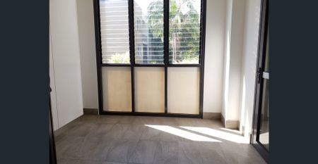 One Bedroom plus Storage Apartment in Excellent Area - Photo 2