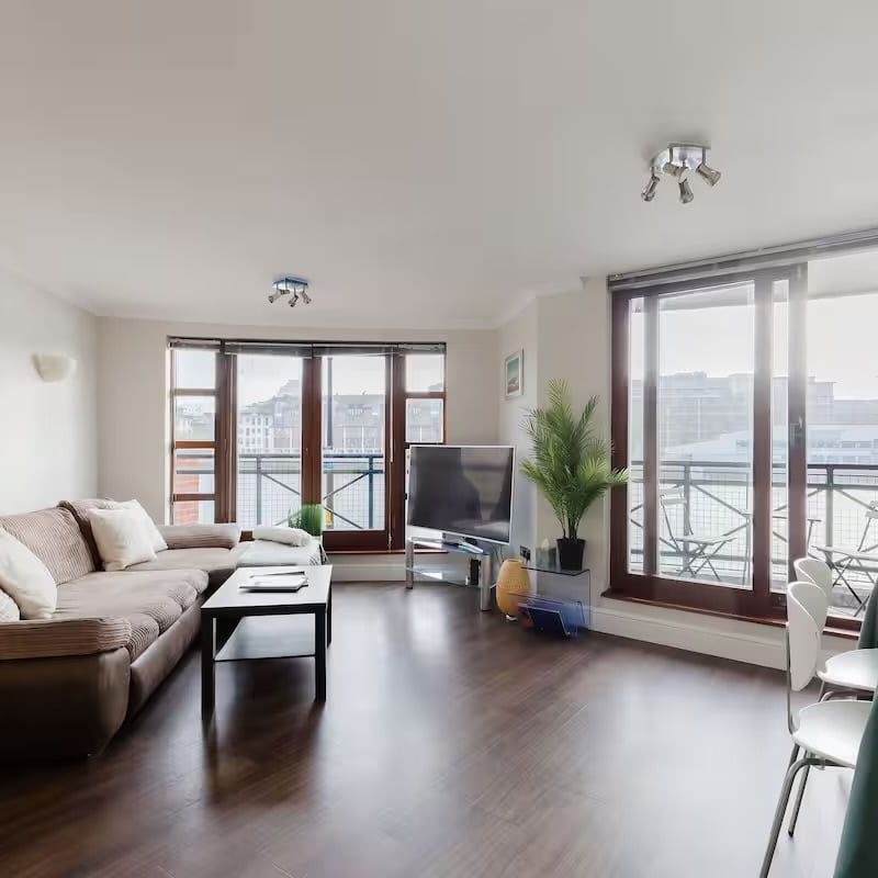 2 Bed Flat, Tavistock Tower, SE16 - Photo 1