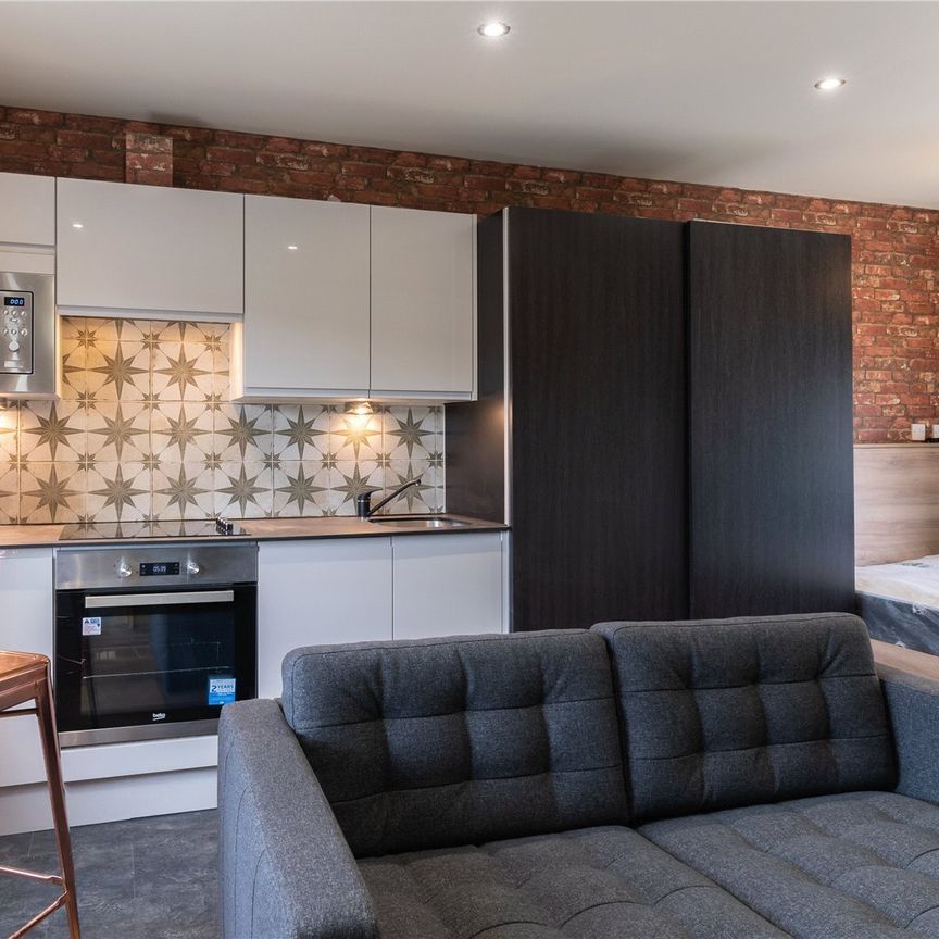 18 Somerset Road, Huddersfield, HD5 - Photo 1