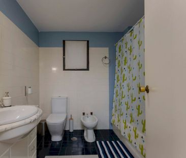 Bright single room on Serpis Street - Photo 1